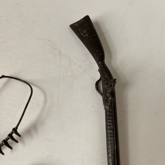 Vintage Marx Johnny West Wilderness Scout Daniel Boone Hat Bear Claw Rifle Horn - Picture 8 of 12